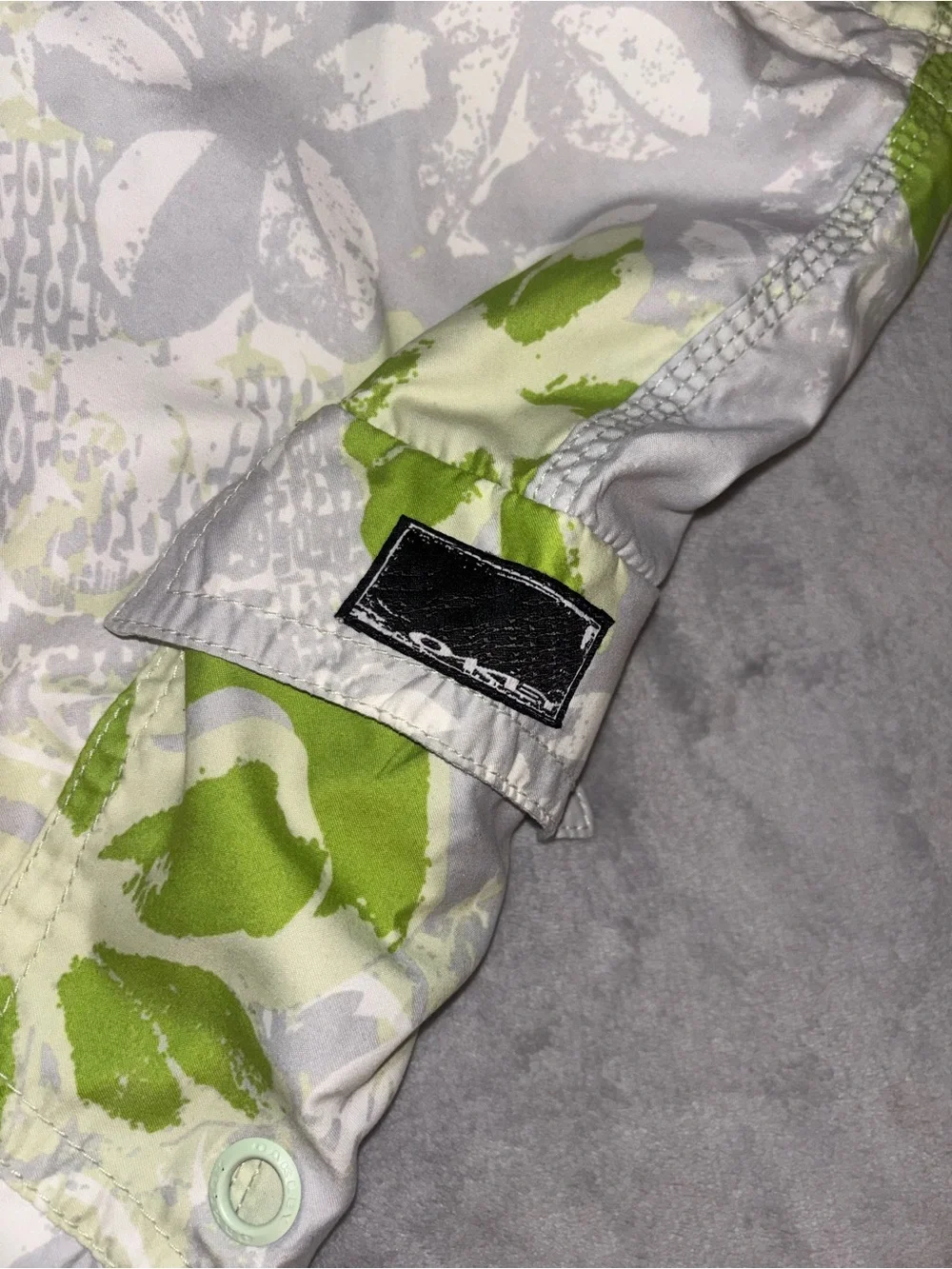 Oakley Men's Floral Board Shorts 32 Drawstring Green Gray White Beach Tropical